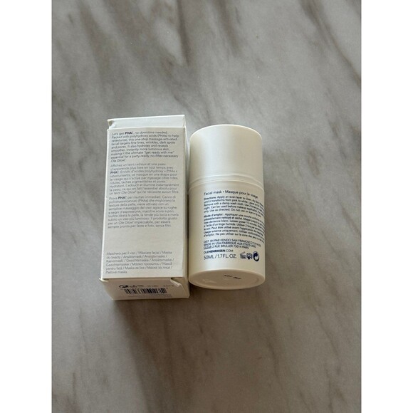 OLEHENRIKSEN PHAT Glow Facial™ Mask
1.7 oz/ 50 mL - Picture 6 of 6